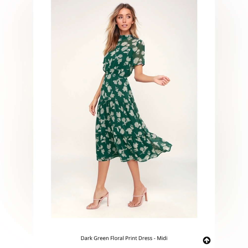 Lulu’s green floral tiered dress